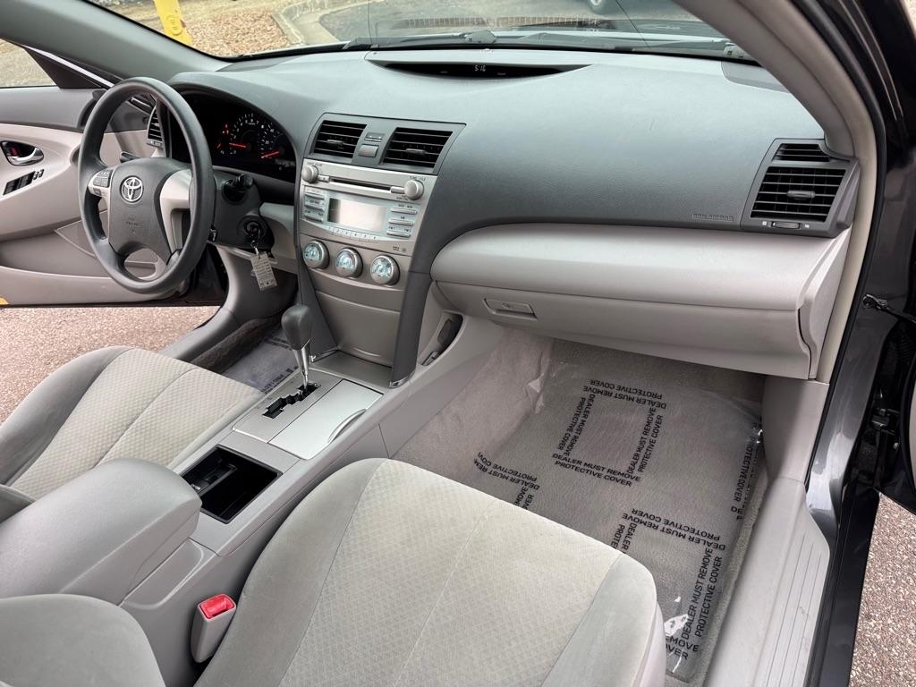 Toyota Camry 4dr Sdn I4 Man (Natl) 2009