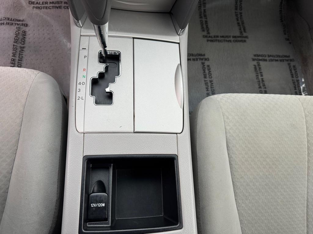 Toyota Camry 4dr Sdn I4 Man (Natl) 2009