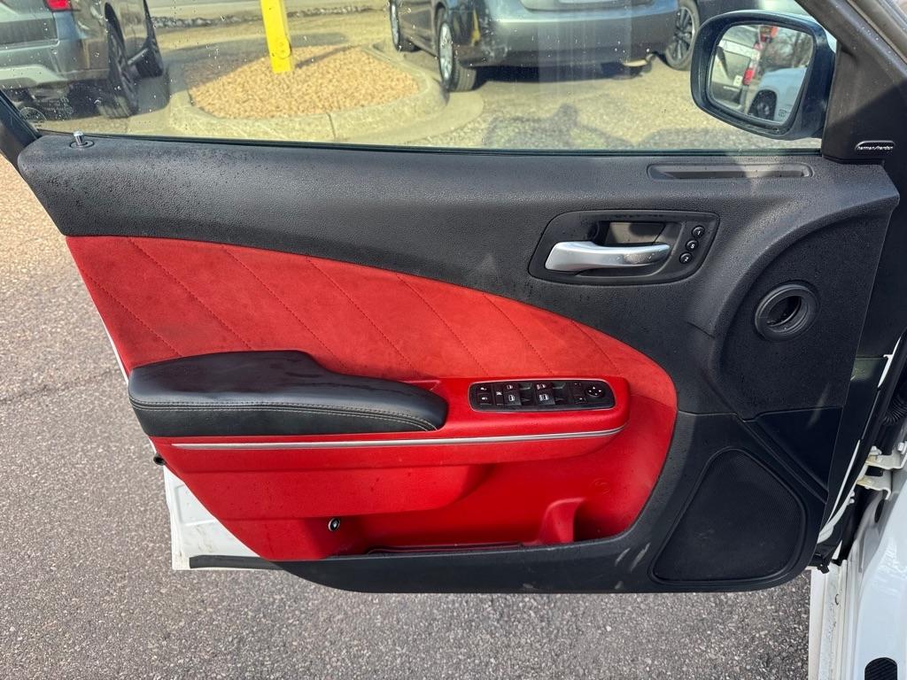 Dodge Charger 4dr Sdn SRT 392 RWD 2015