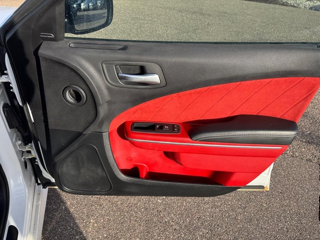 Dodge Charger 4dr Sdn SRT 392 RWD 2015