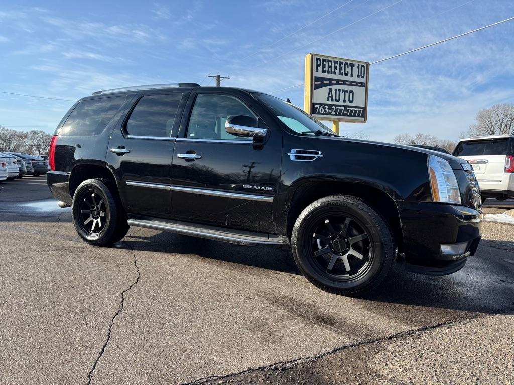 Cadillac Escalade AWD 4dr Luxury 2011