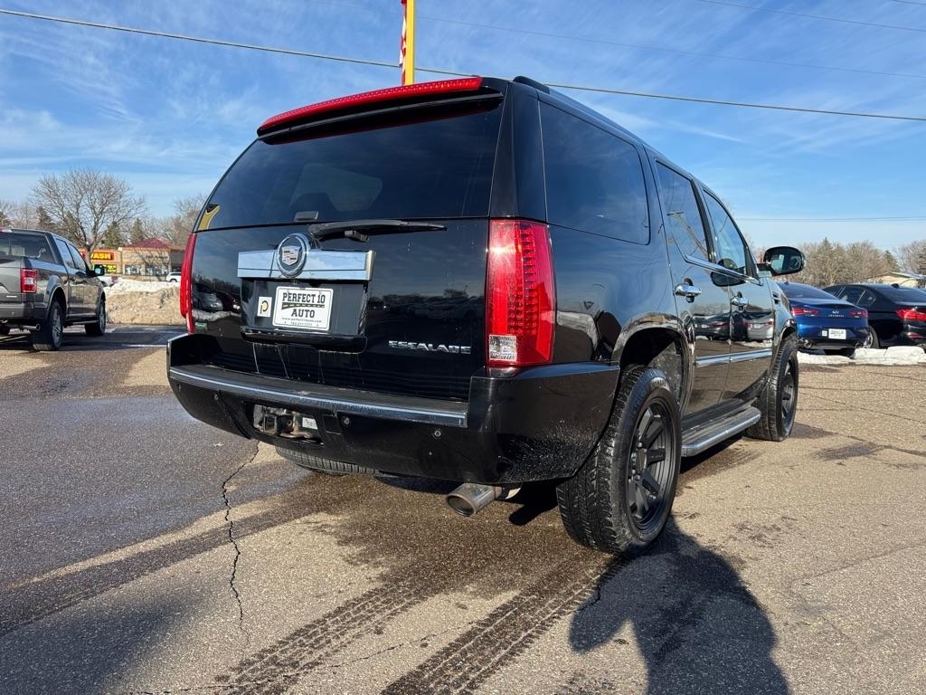Cadillac Escalade AWD 4dr Luxury 2011
