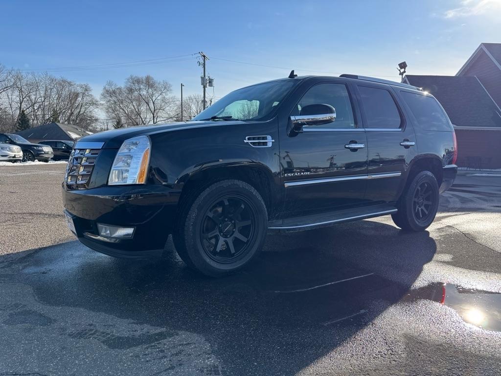 Cadillac Escalade AWD 4dr Luxury 2011