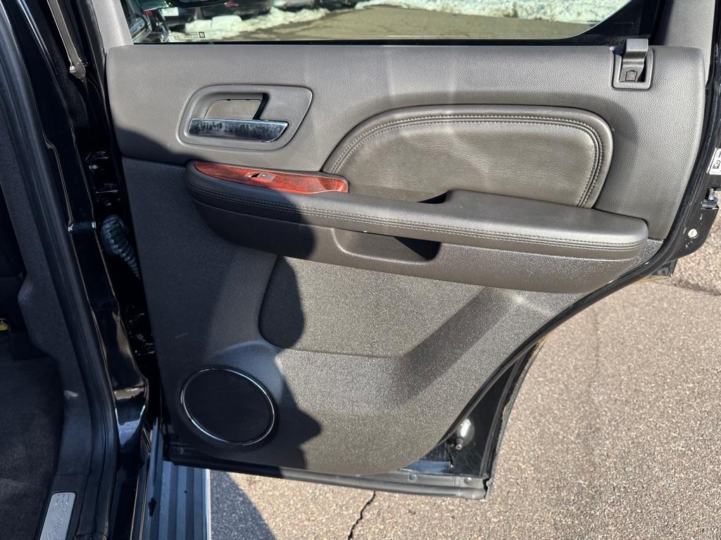 Cadillac Escalade AWD 4dr Luxury 2011