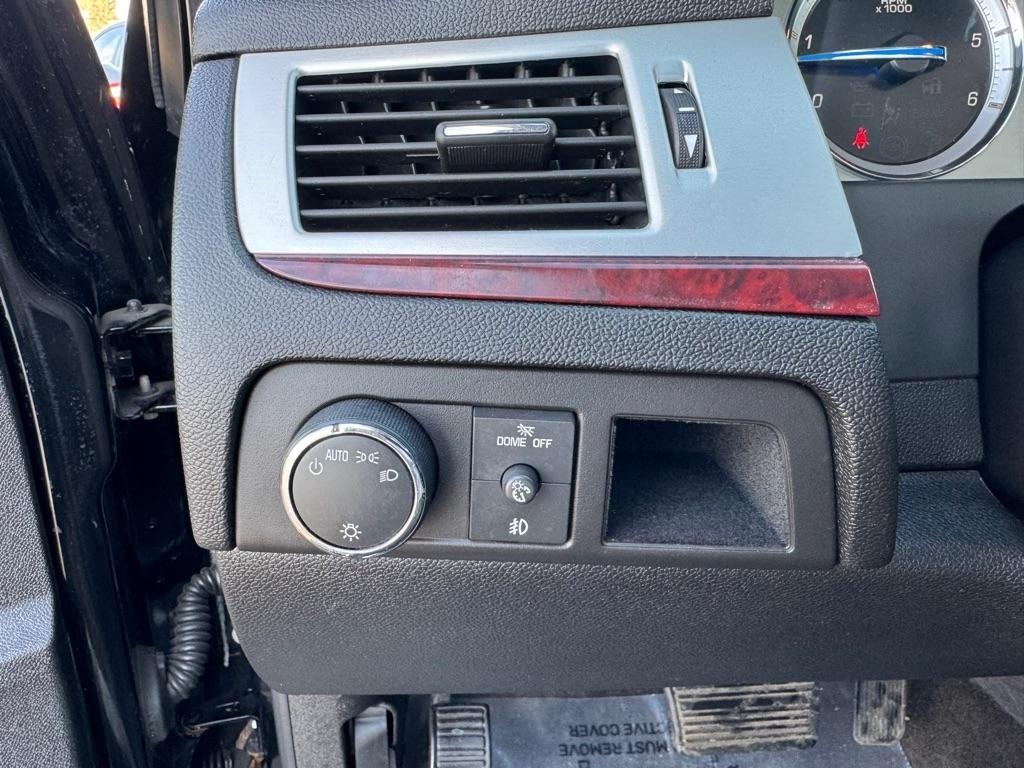 Cadillac Escalade AWD 4dr Luxury 2011