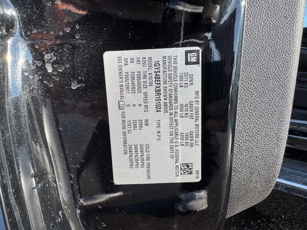 Cadillac Escalade AWD 4dr Luxury 2011