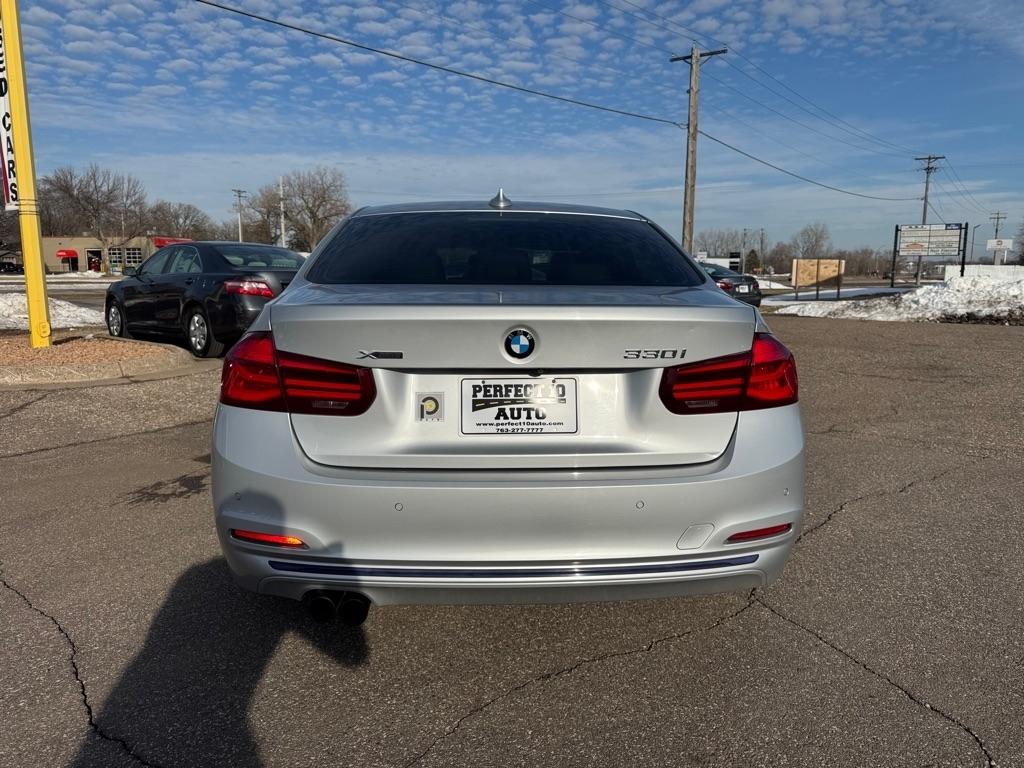 BMW 3 Series 330i xDrive Sedan 2018