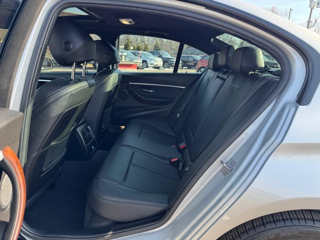 BMW 3 Series 330i xDrive Sedan 2018