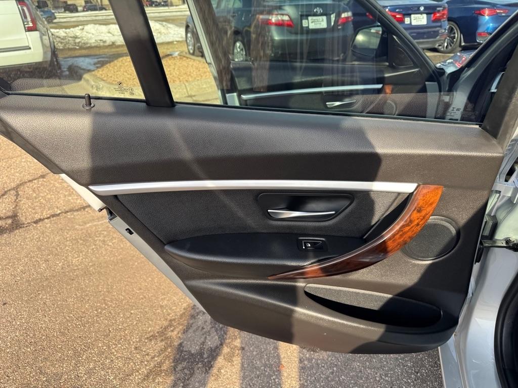 BMW 3 Series 330i xDrive Sedan 2018