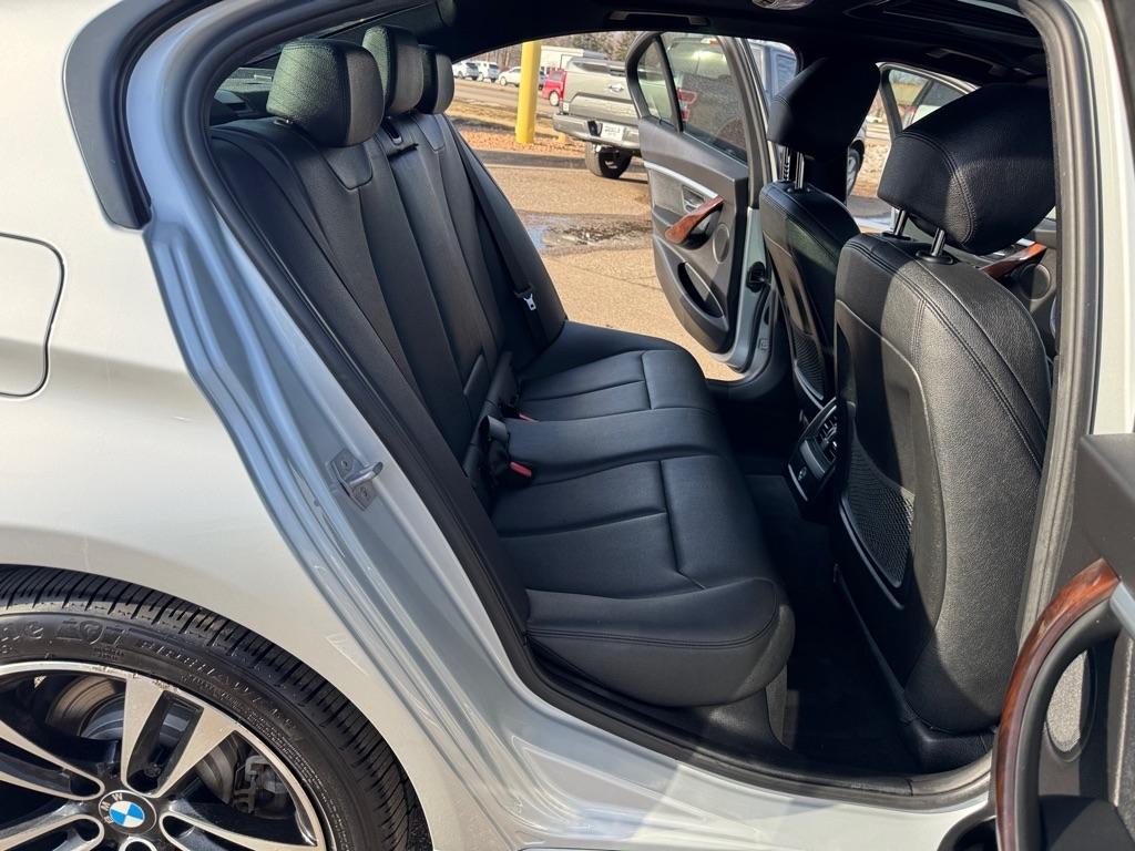 BMW 3 Series 330i xDrive Sedan 2018