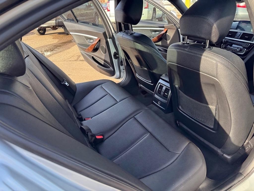 BMW 3 Series 330i xDrive Sedan 2018