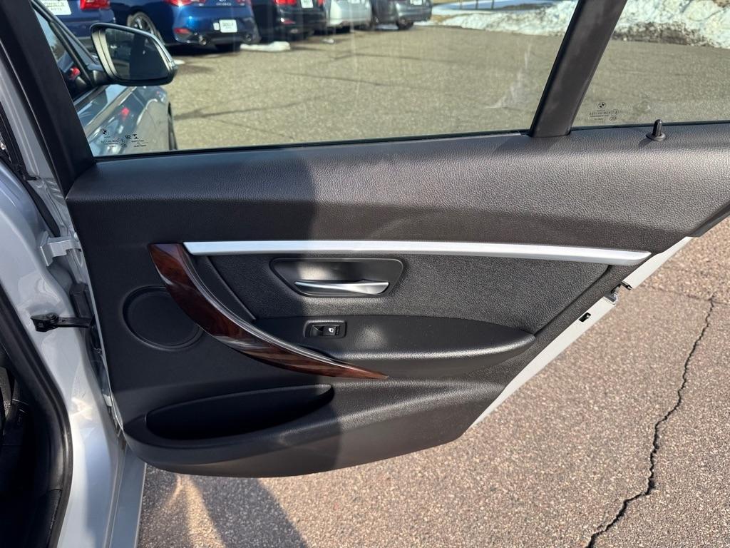 BMW 3 Series 330i xDrive Sedan 2018