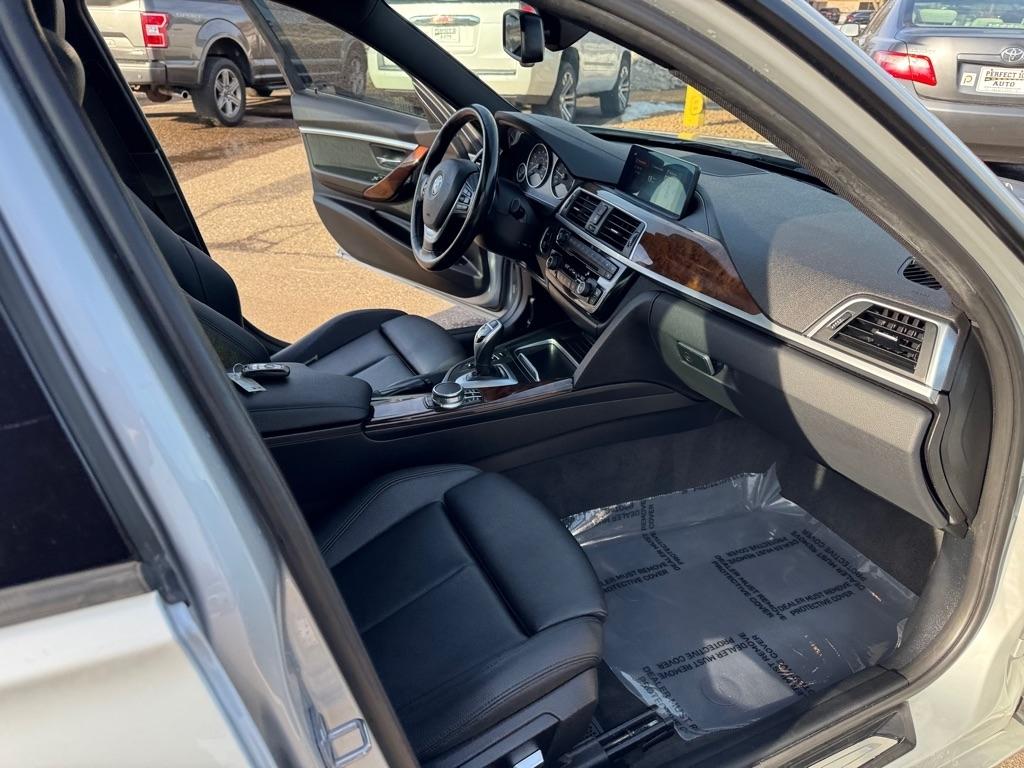 BMW 3 Series 330i xDrive Sedan 2018