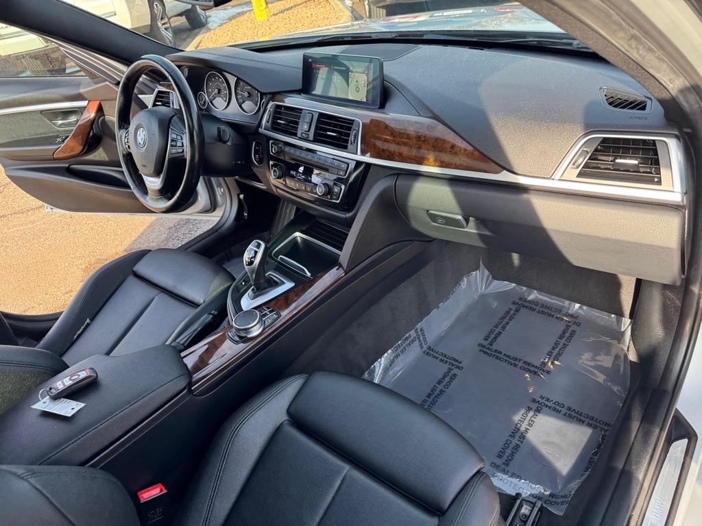 BMW 3 Series 330i xDrive Sedan 2018