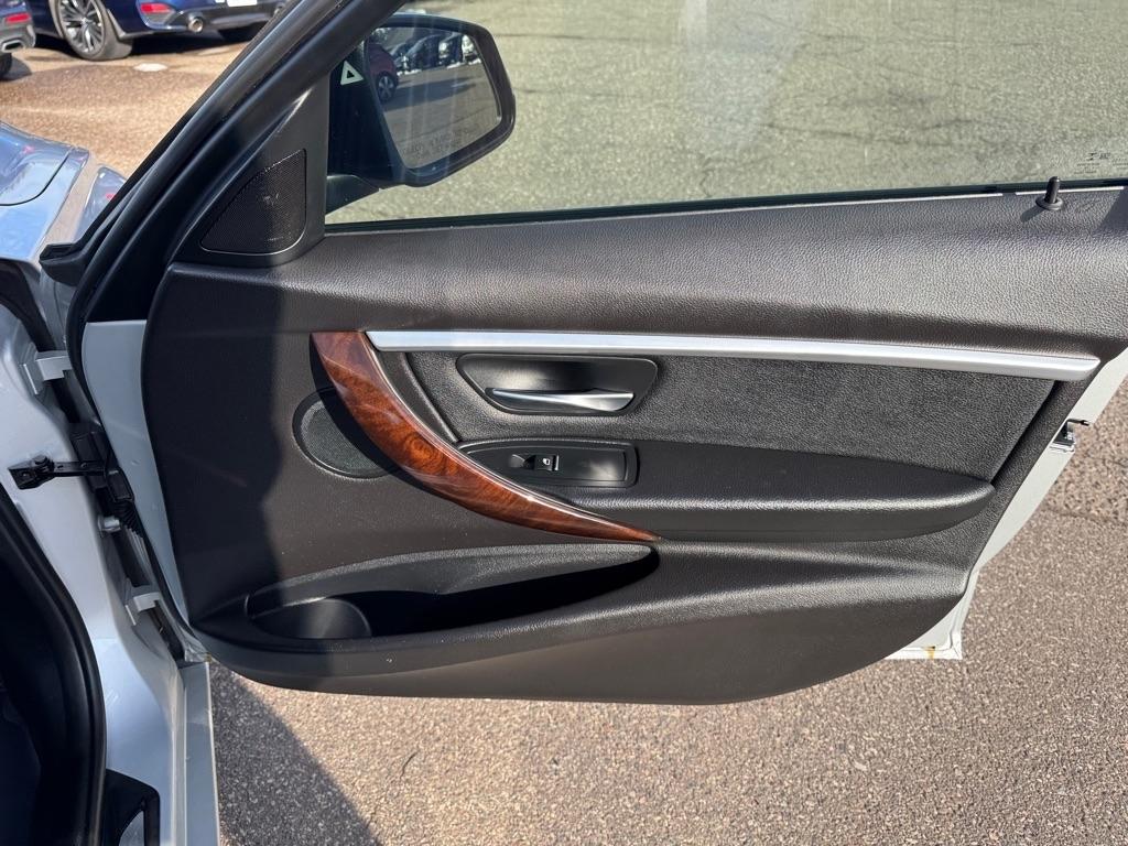 BMW 3 Series 330i xDrive Sedan 2018