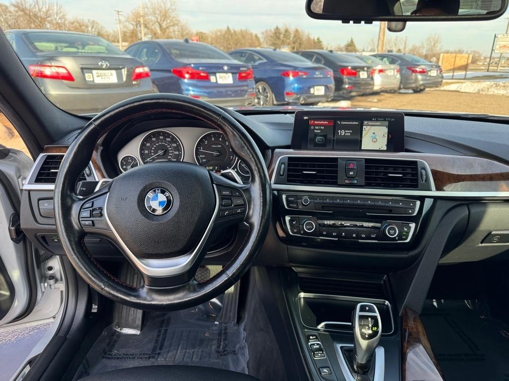 BMW 3 Series 330i xDrive Sedan 2018