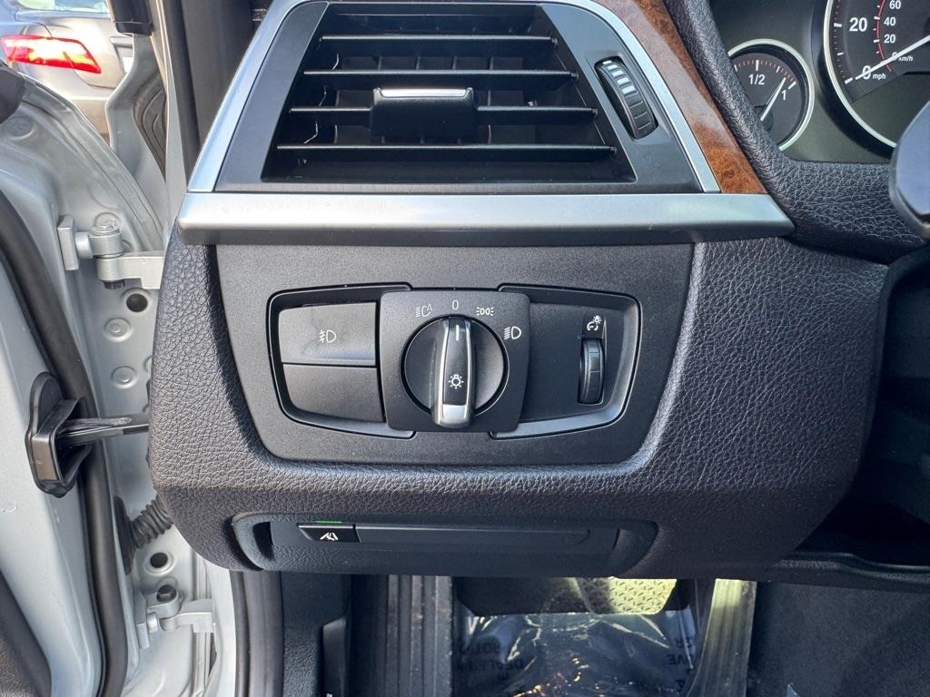 BMW 3 Series 330i xDrive Sedan 2018