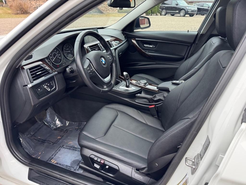 BMW 3 Series 4dr Sdn 328i xDrive AWD 2015