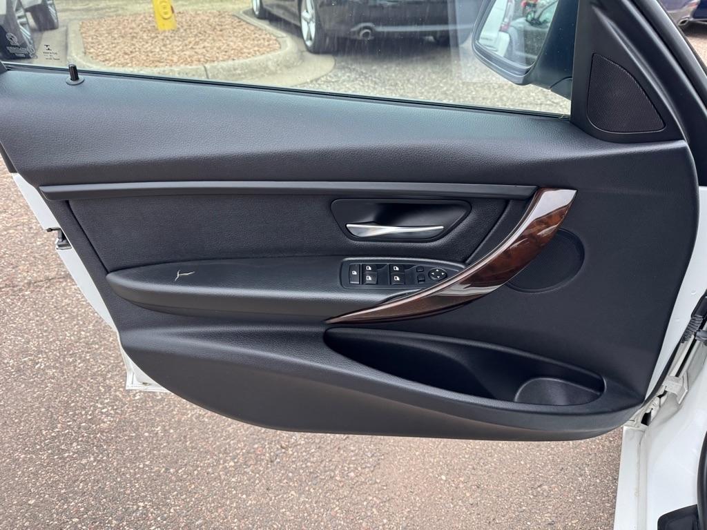 BMW 3 Series 4dr Sdn 328i xDrive AWD 2015