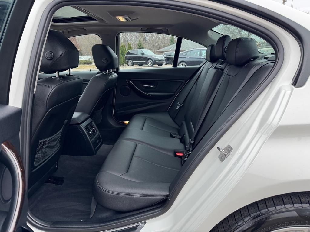 BMW 3 Series 4dr Sdn 328i xDrive AWD 2015