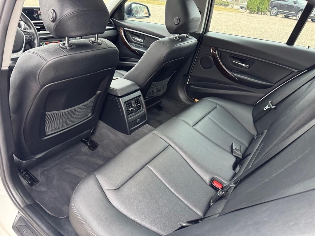 BMW 3 Series 4dr Sdn 328i xDrive AWD 2015
