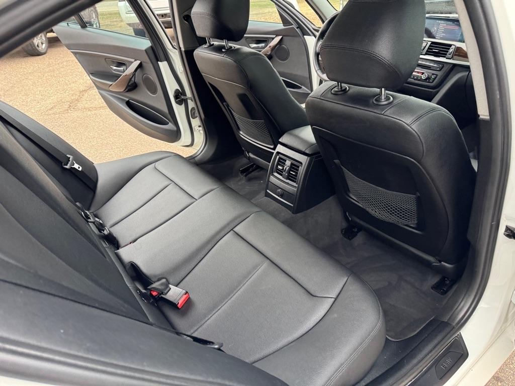 BMW 3 Series 4dr Sdn 328i xDrive AWD 2015