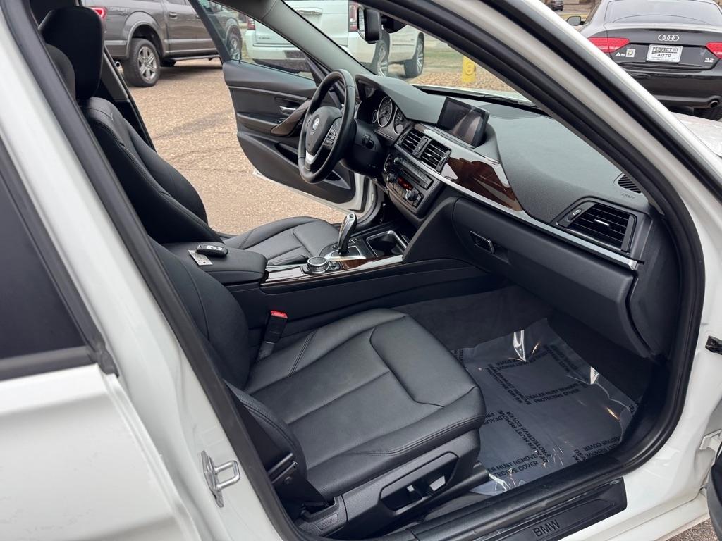 BMW 3 Series 4dr Sdn 328i xDrive AWD 2015