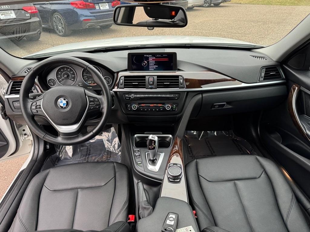 BMW 3 Series 4dr Sdn 328i xDrive AWD 2015
