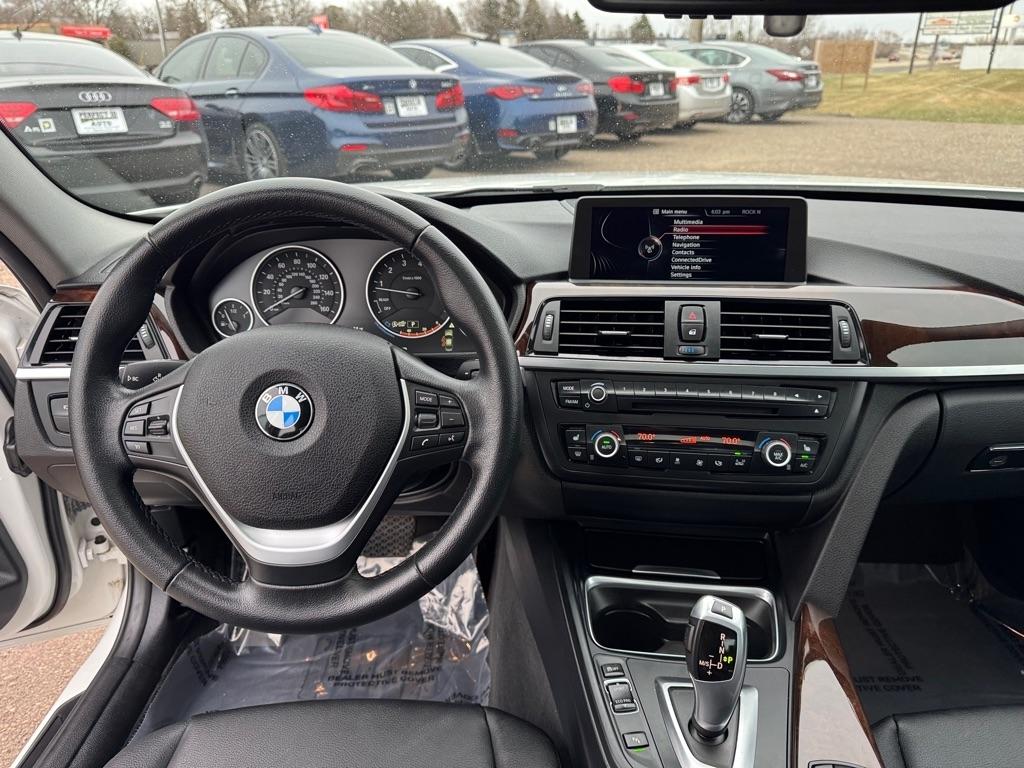 BMW 3 Series 4dr Sdn 328i xDrive AWD 2015
