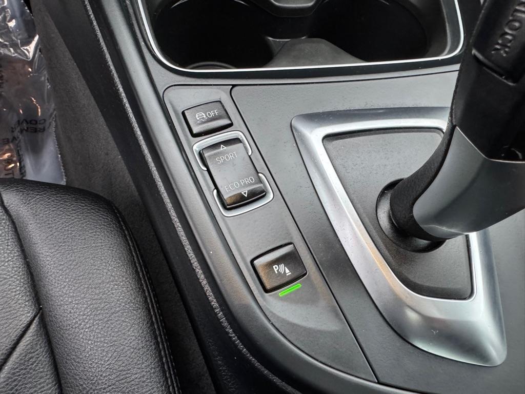 BMW 3 Series 4dr Sdn 328i xDrive AWD 2015