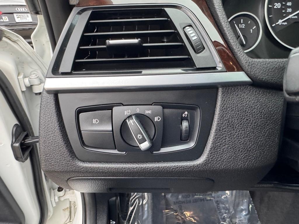 BMW 3 Series 4dr Sdn 328i xDrive AWD 2015