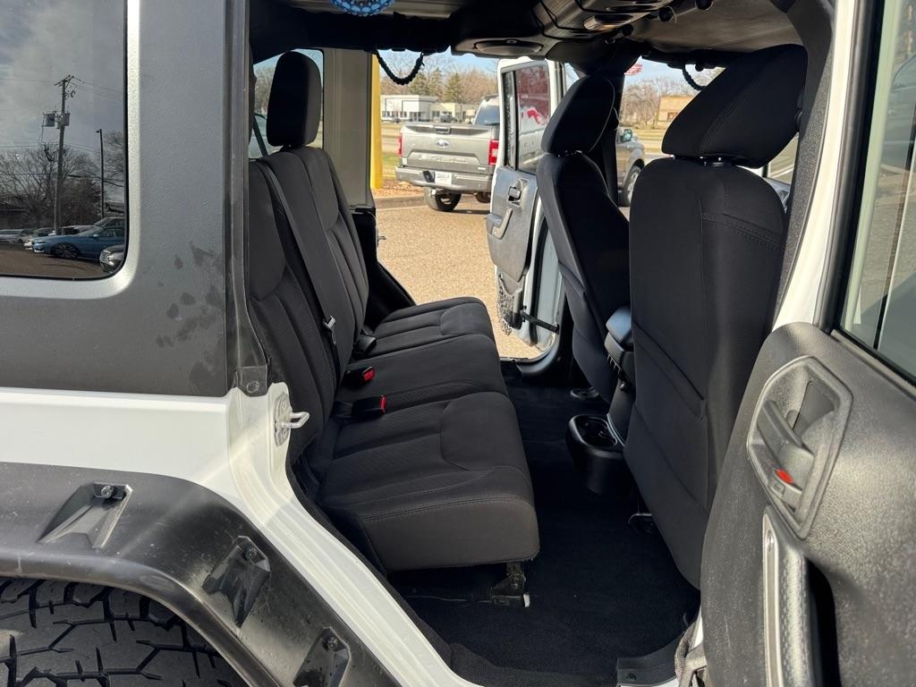 Jeep Wrangler Unlimited 4WD 4dr Sport 2014