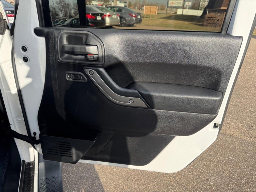 Jeep Wrangler Unlimited 4WD 4dr Sport 2014