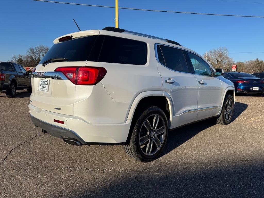 GMC Acadia AWD 4dr Denali 2017