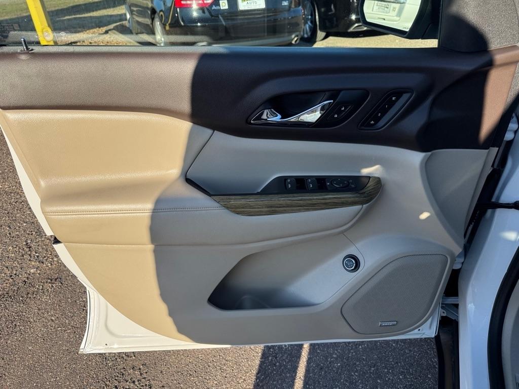 GMC Acadia AWD 4dr Denali 2017