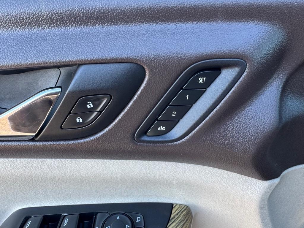 GMC Acadia AWD 4dr Denali 2017