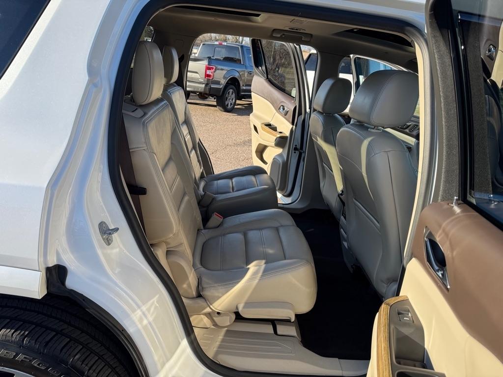 GMC Acadia AWD 4dr Denali 2017