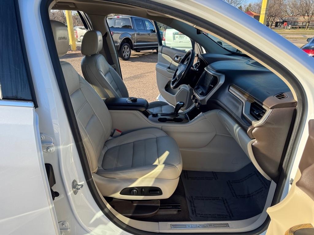 GMC Acadia AWD 4dr Denali 2017