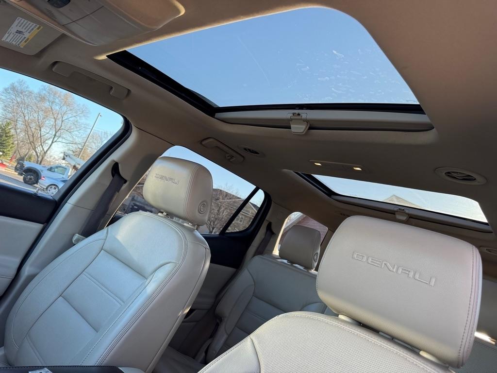 GMC Acadia AWD 4dr Denali 2017