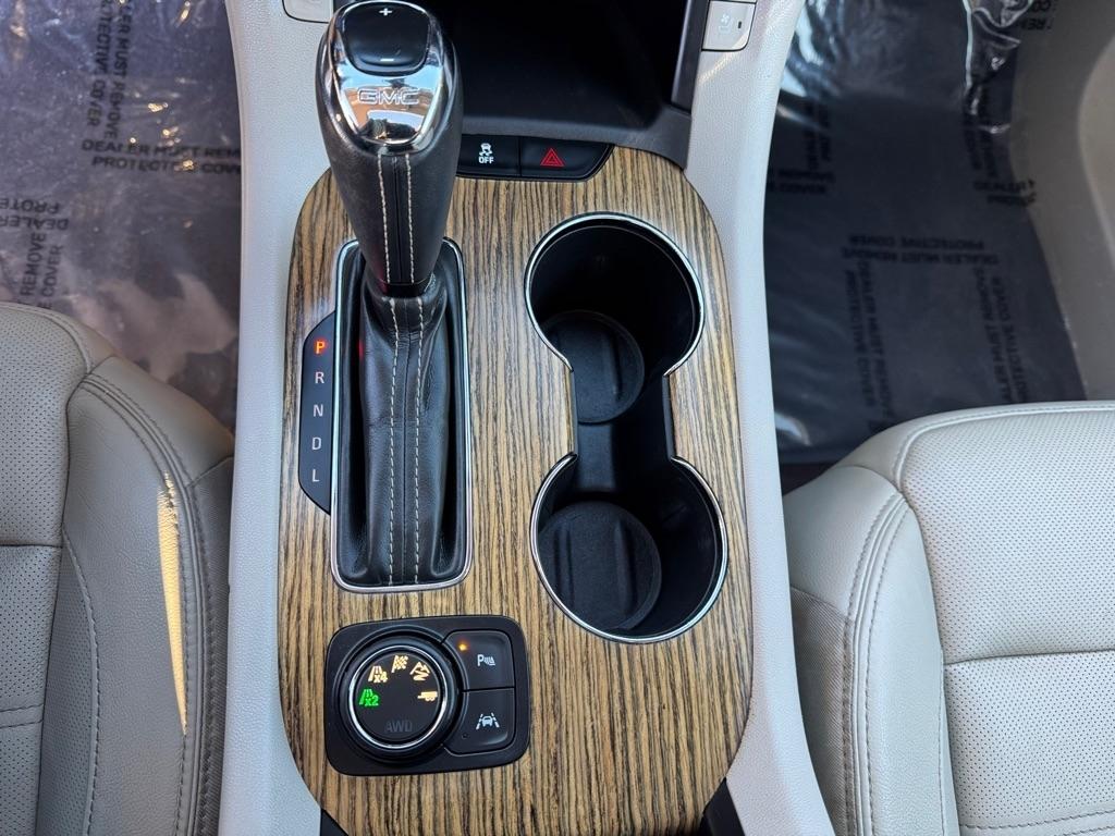 GMC Acadia AWD 4dr Denali 2017