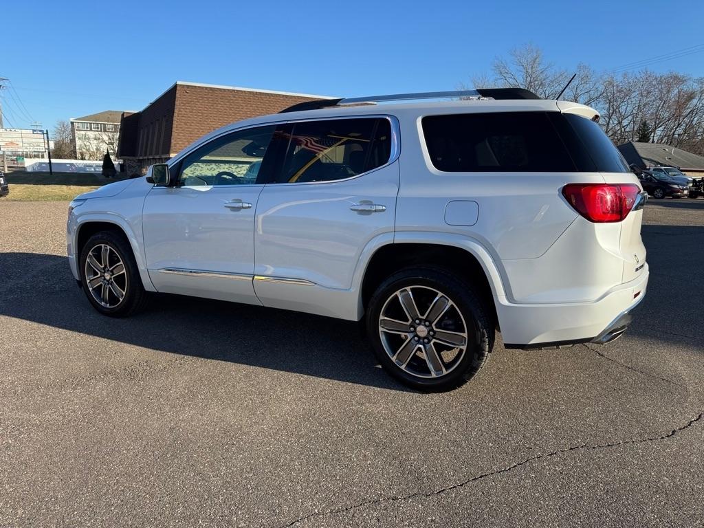 GMC Acadia AWD 4dr Denali 2017