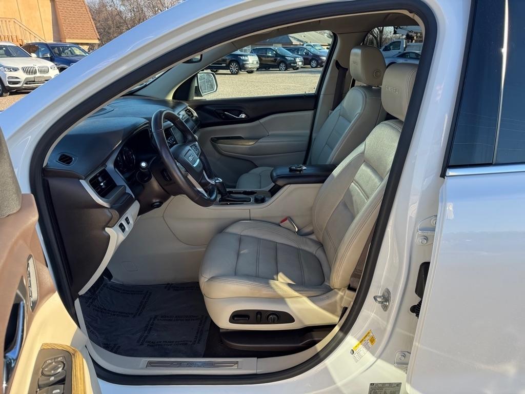 GMC Acadia AWD 4dr Denali 2017