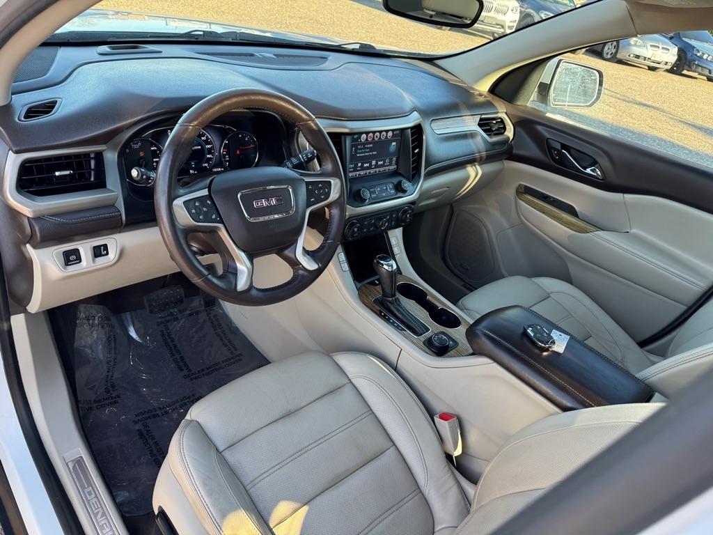 GMC Acadia AWD 4dr Denali 2017