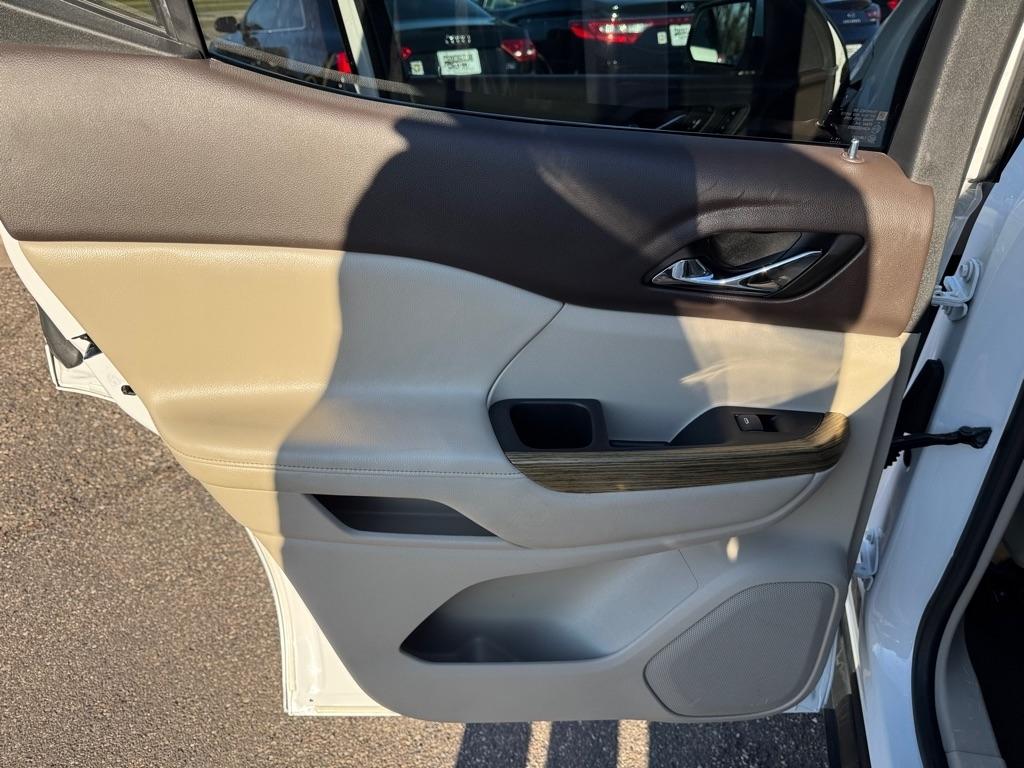 GMC Acadia AWD 4dr Denali 2017