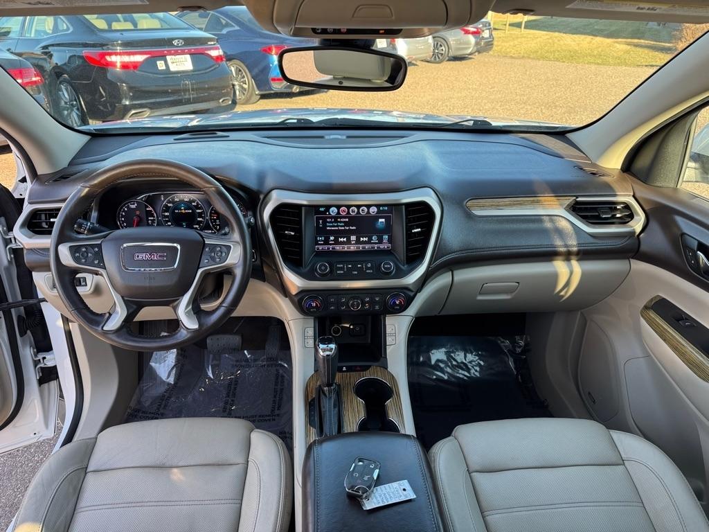 GMC Acadia AWD 4dr Denali 2017