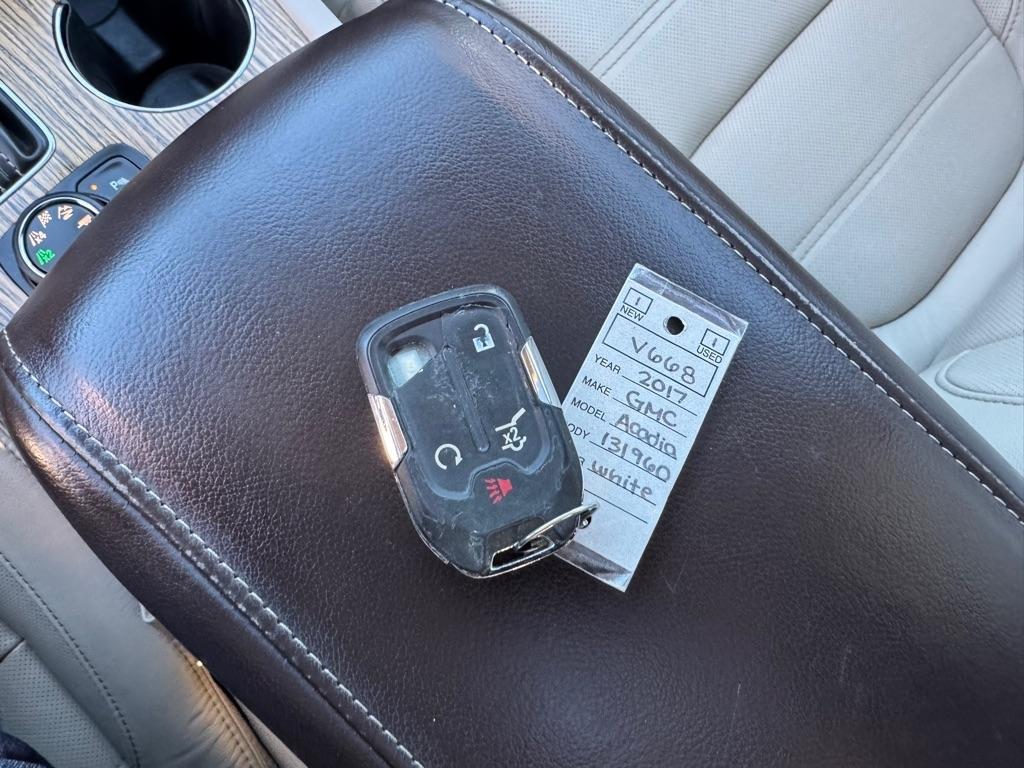 GMC Acadia AWD 4dr Denali 2017