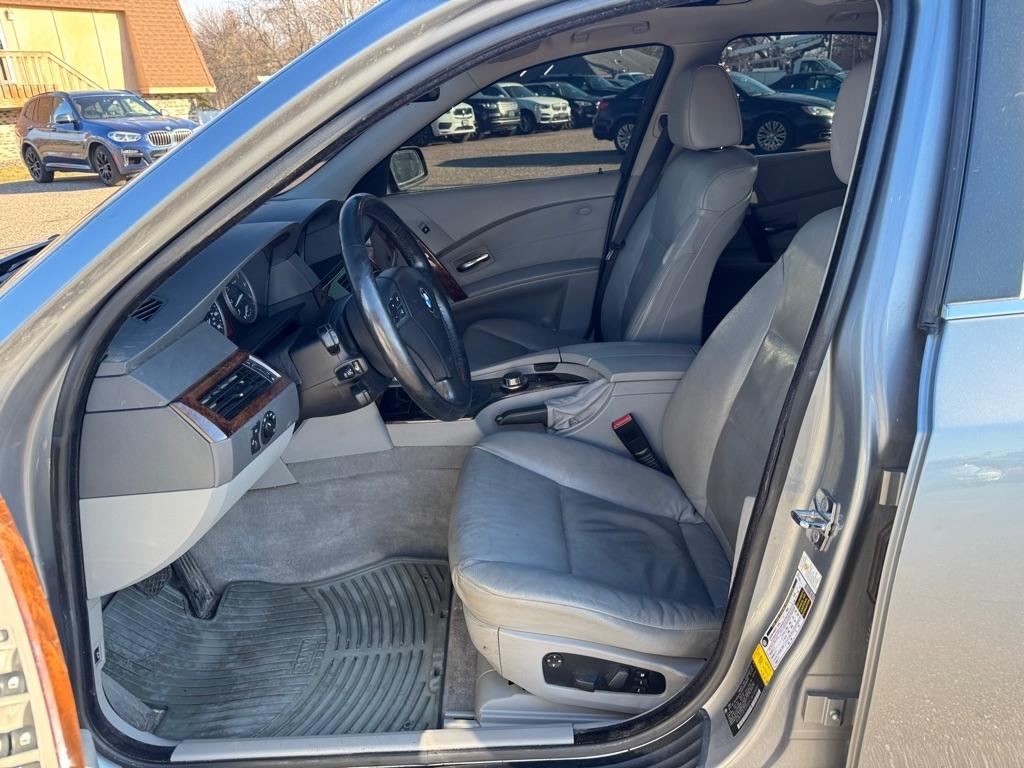 BMW 5 Series 4dr Sdn 525xi AWD 2007