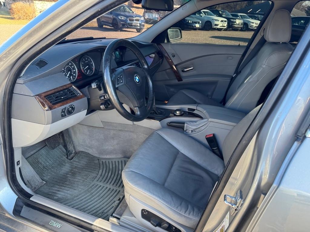 BMW 5 Series 4dr Sdn 525xi AWD 2007