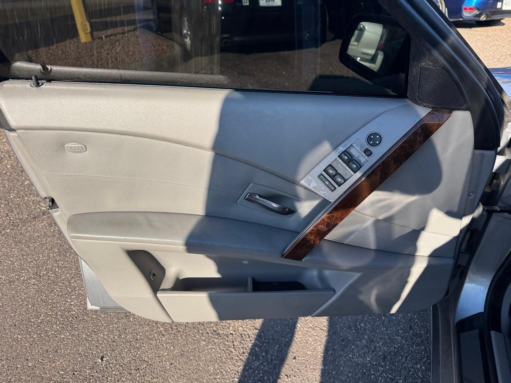 BMW 5 Series 4dr Sdn 525xi AWD 2007