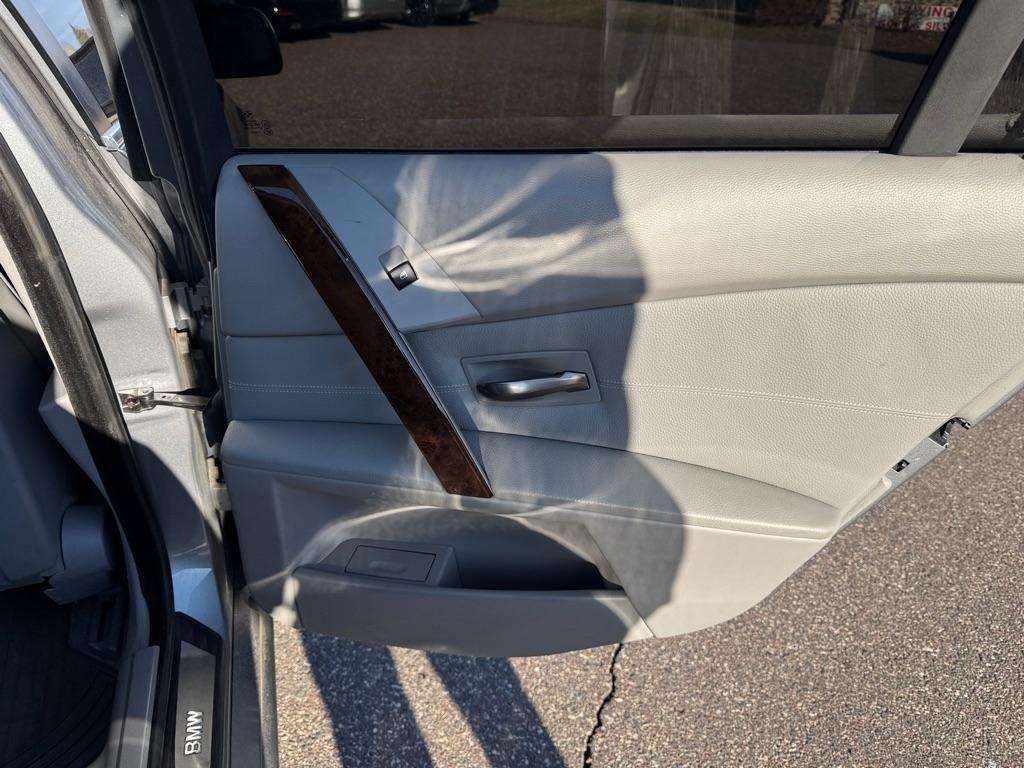 BMW 5 Series 4dr Sdn 525xi AWD 2007